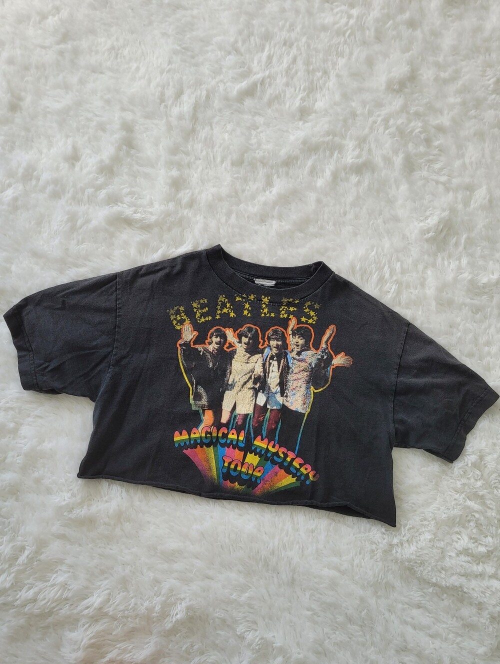 Cropped Beatles Magical Mystery Tour Shirt | Size M